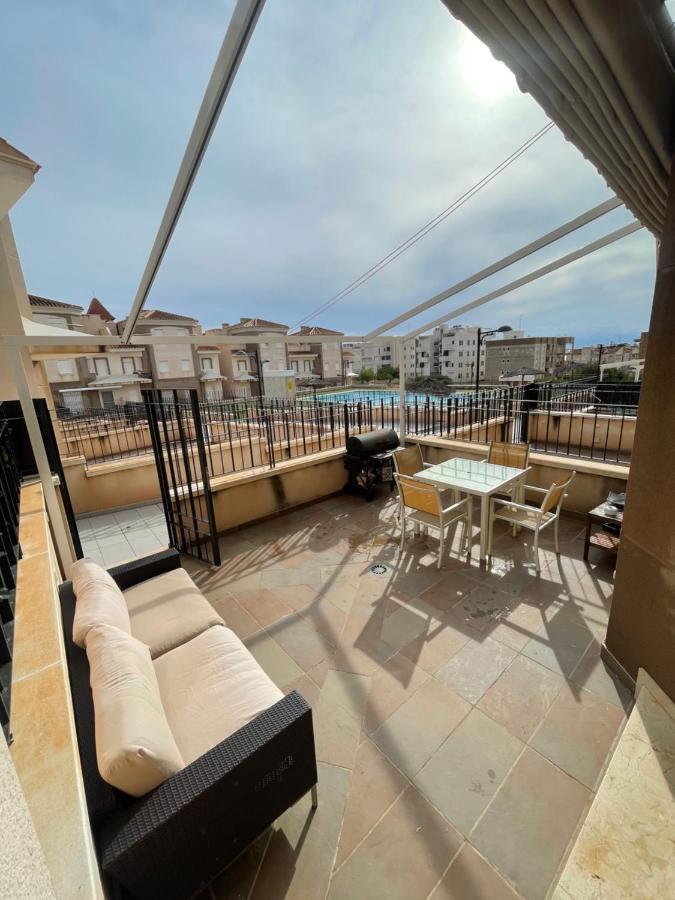 Adosado Obra Nueva Residencial De Lujo Villa ซานตาโปลา ภายนอก รูปภาพ